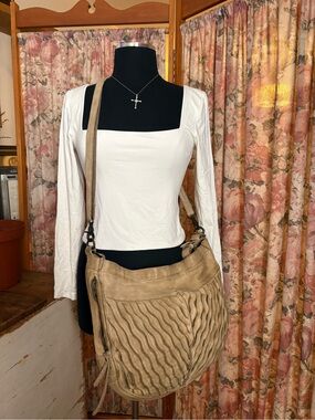 Lark-Neutral Tan Woven Leather Shoulder Bag | Aunts & Uncles